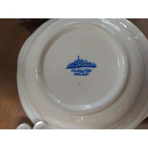 726 - Booths graduated meat plates As found, with other blue & white ceramics & William Lawsons ta... 