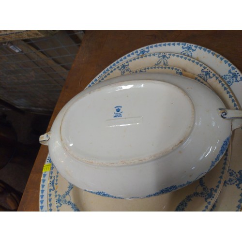 726 - Booths graduated meat plates As found, with other blue & white ceramics & William Lawsons ta... 