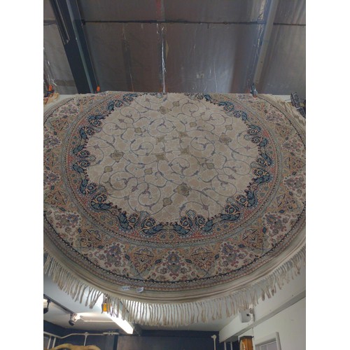 1230 - Finely woven Irani circular rug in shades of cream, blush and pale blue, diameter 2.5m