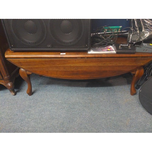 947 - Oval drop leaf coffee table, approx. 128cm long, approx 88cm wide, 44cm high (extended dimensions)