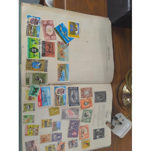 982 - Royal Mail stamp album & contents