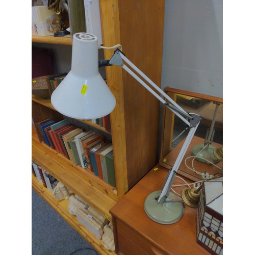 1049 - Angle poise style lamp 