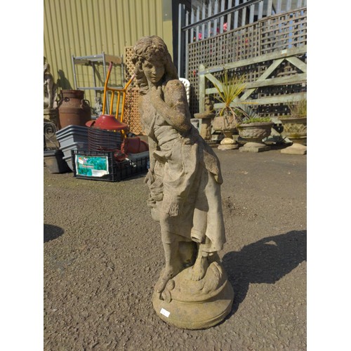 100 - Concrete statue of a lady. H65cm