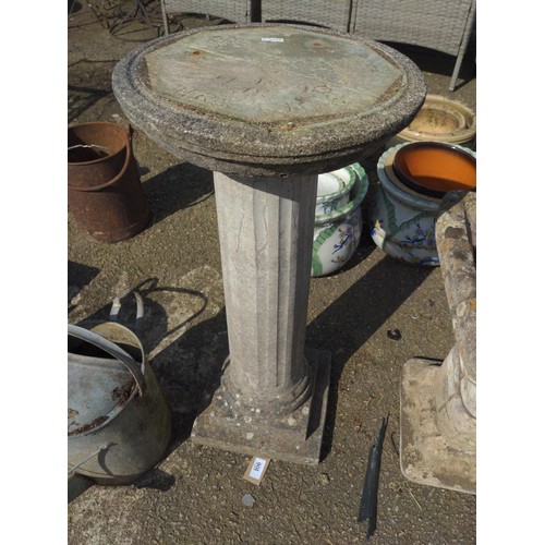 106 - Fluted concrete column stand. H71cm