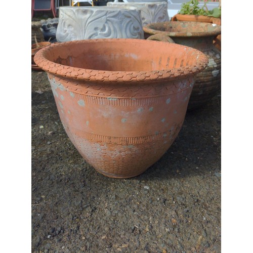 126 - 3x large terracotta pots, 1 with contents. Tallest H35cm