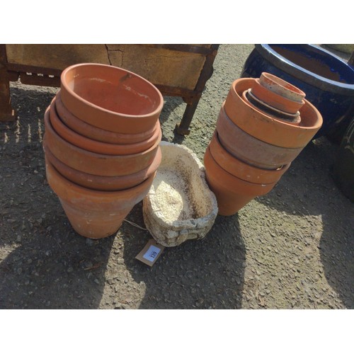 139 - Quantity of small terracotta pots & brick effect dish