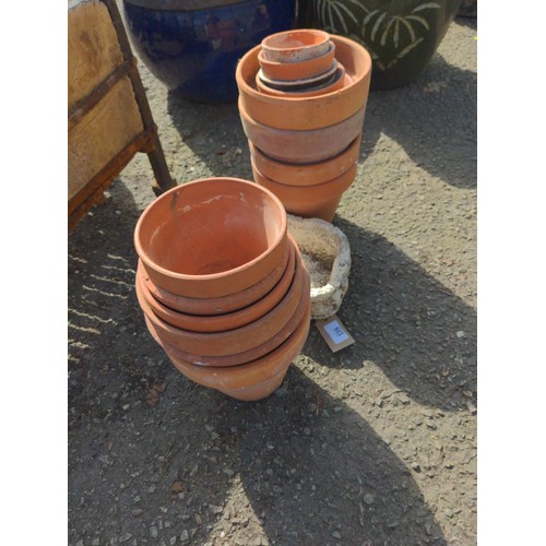 139 - Quantity of small terracotta pots & brick effect dish