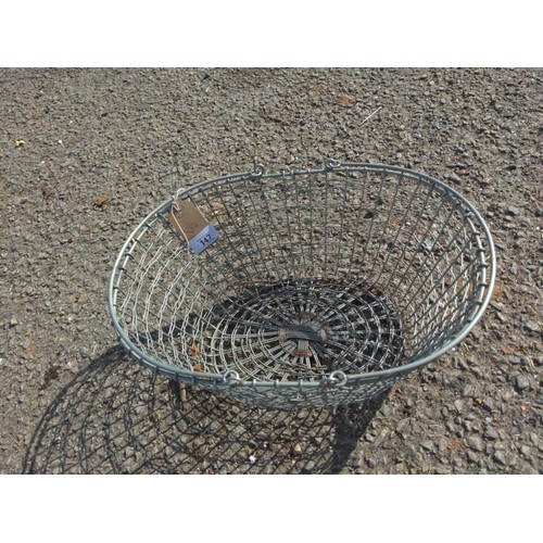 147 - Wire basket