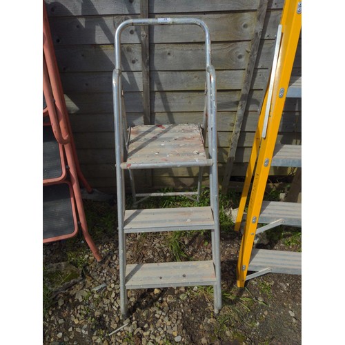 21 - 2 step aluminium step ladder