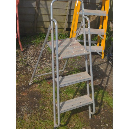 21 - 2 step aluminium step ladder