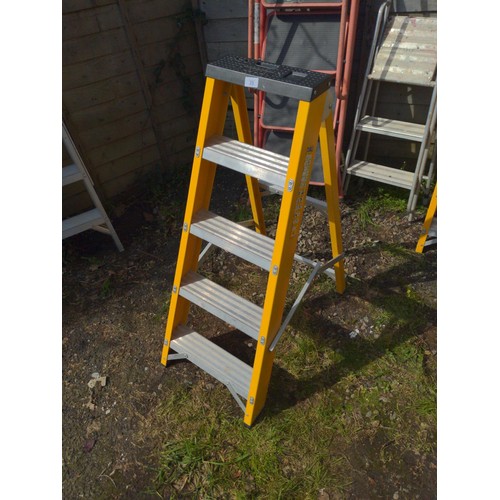 23 - Lyte 4 step electricans step ladder