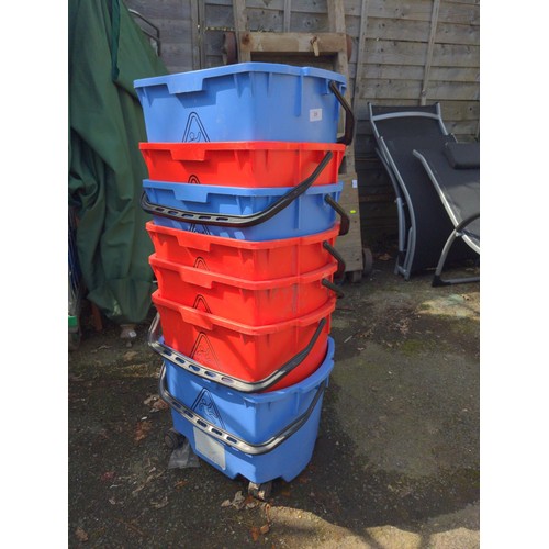 39 - 7 wheeled buckets / mop buckets