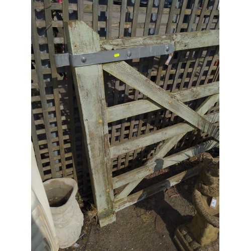 9 - 5-bar field gate. L310cm