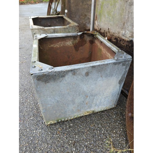 150E - Rivetted galvanised water tank / planter. 59cm x 59cm x H50cm