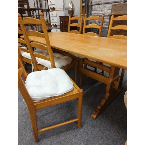 727 - Pine refectory table with 6 chairs and cushion pads. Length 183cm x depth 80cm height 72cm.