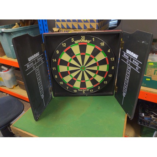 160 - Wall hanging dartboard by Winmanu