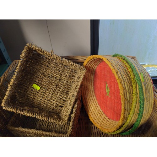 190 - 6 wicker type baskets. Largest W45cm