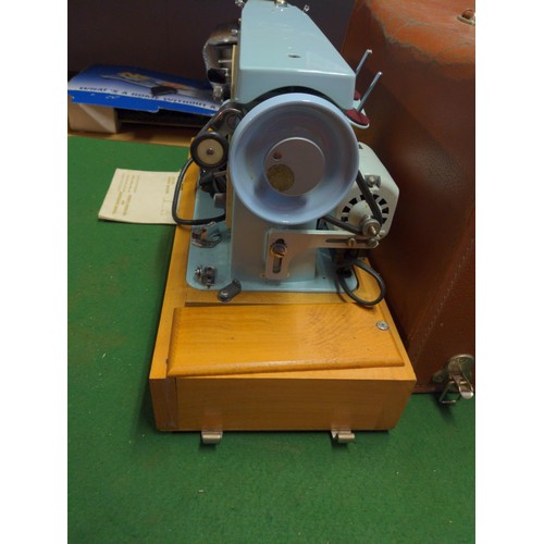 240 - Alpha Zigzag sewing machine