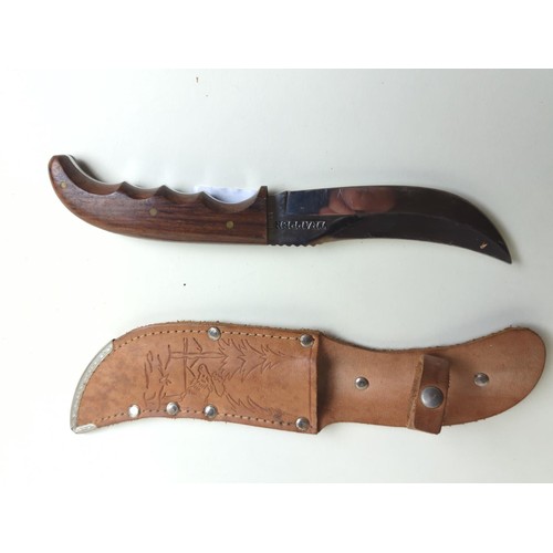 514 - Whitby Trapper knife with leather sheath