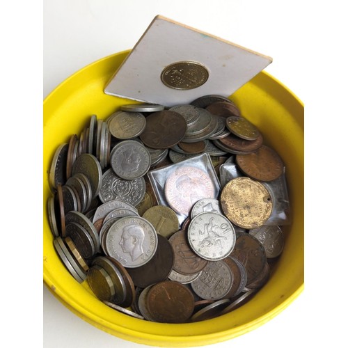 536 - Yellow tub of British coins, gross weight including tub 1.745 grams