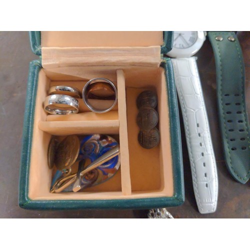 552 - Small jewellery box with contents & a bag of mixed watches