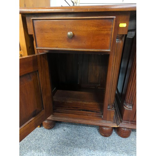 682 - Pair of mahogany bedside cabinets with single door and one drawer, detailing to door and pillar desi... 