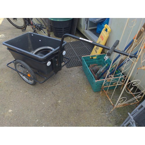 124 - Proline 90L Bike trailer, with removable plastic tub liner