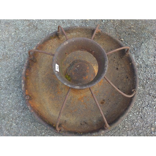 172A - Cast iron pig feeder / garden feature. D70cm