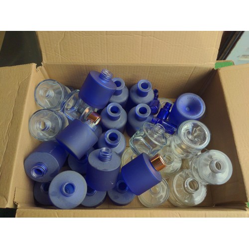 205 - 4x boxes of 100ml blue glass screw top bottles. With some variations.