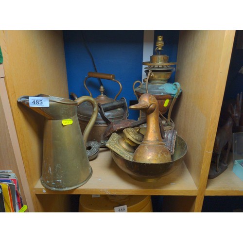 485 - Assorted metalware inc brass duck head H15cm, copper kettle etc.