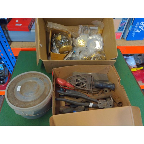 301 - Assorted shelf of hardware, screws, fittings and large tub of galvanised staples.