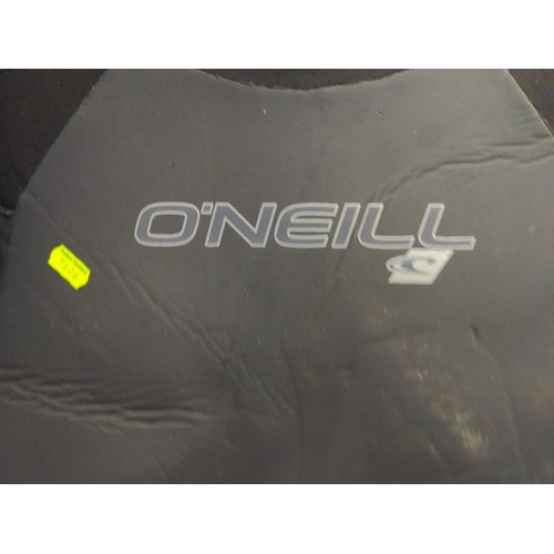 304 - O'Neill large wetsuit xxxl sized.