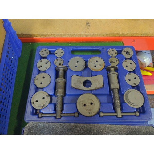 318 - 3 boxes of organised sockets & spanners (Britool, Stahlwille & unmarked misc.) together with... 