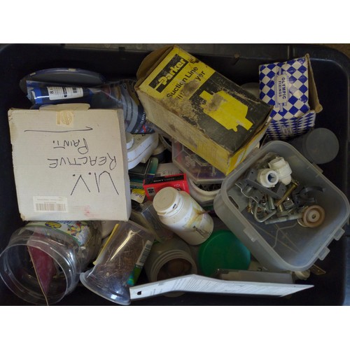 321 - Large box of tools inc. Vice, gardening tools etc. together with box of mixed fixings, nails etc.