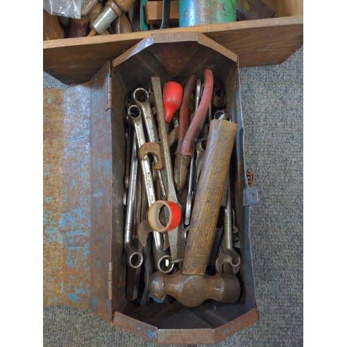 343 - Box of well-used tools