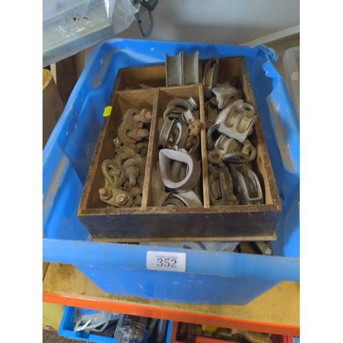Lot 352       
