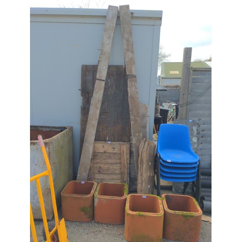 136 - Various rustic reclaimed wood sections. Not treated for woodworm.