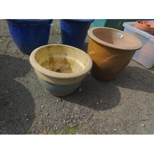 116 - Brown glazed plant pot & blue glazed plant pot (H25cm)