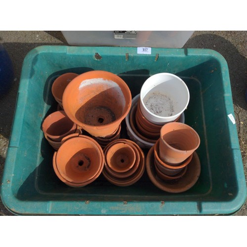 117 - Box of mostly terracotta pots. Largest D18cm down to 8cm