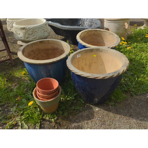 126 - 3 large glazed planters (H32cm D38cm) together with 5 smaller plant pots. 