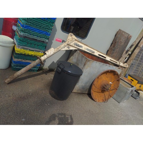 141 - Fishing trawler derrick, net arm/boom/winch arm. H180cm (upright section) L175cm (boom arm)