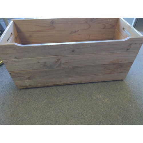 299 - Large wooden box W 75 D32 H 35 cm