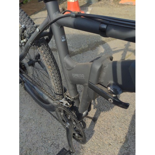 42 - Dahon Espresso folding bike. Medium size frame with 21 gears. Appears lightly used from new, in good... 