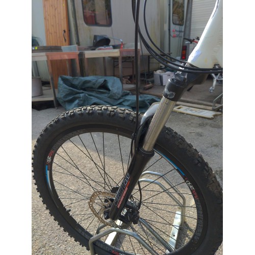 44 - Diamondback PeakHD hardtail with hydraulic disc brakes, 18