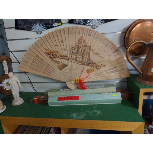 454 - Pair of lacquered, inlaid decorative wall fans 42cm x 23.5cm together with 2 embroidered bamboo scro... 