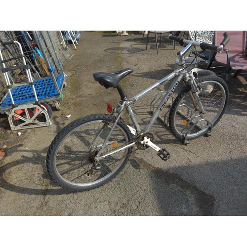 46 - Easton hardtail mountain bike. 21 speed, 17