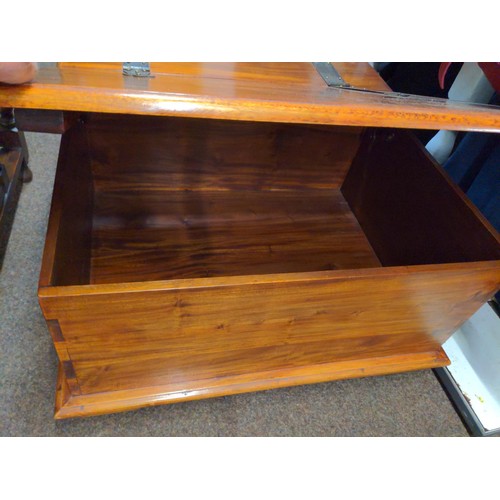 508 - Mexican pine style nine drawer lidded coffee table W77 x D77 x H40cm