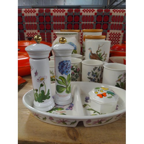 520 - Assorted Portmeirion Botanic Garden and Birds of Britain ceramics inc. canisters, vase mugs etc. Tal... 