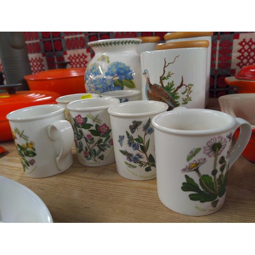 520 - Assorted Portmeirion Botanic Garden and Birds of Britain ceramics inc. canisters, vase mugs etc. Tal... 