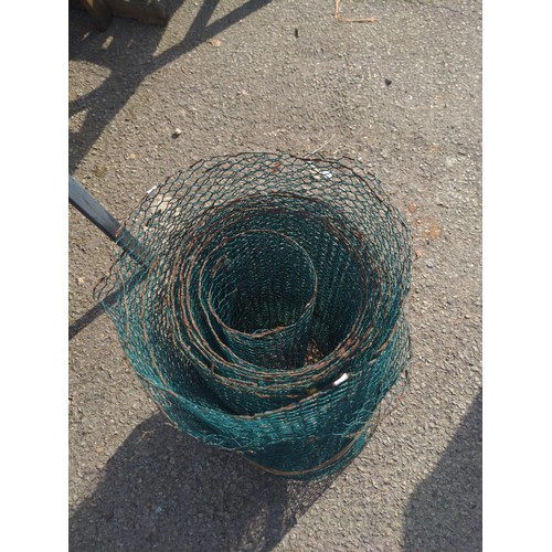 52 - Roll of wire mesh fencing/covering. W50cm length unknown.